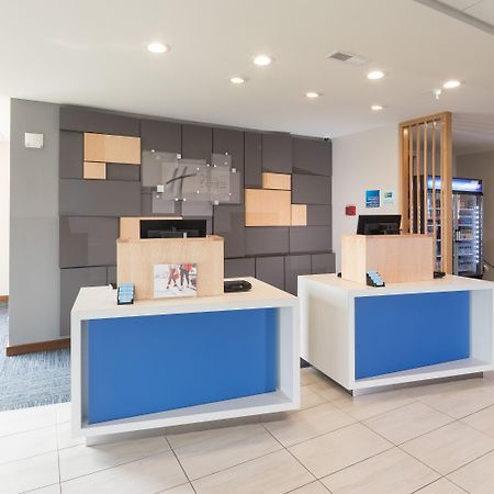 Holiday Inn Express & Suites - Auburn By Ihg Exterior foto