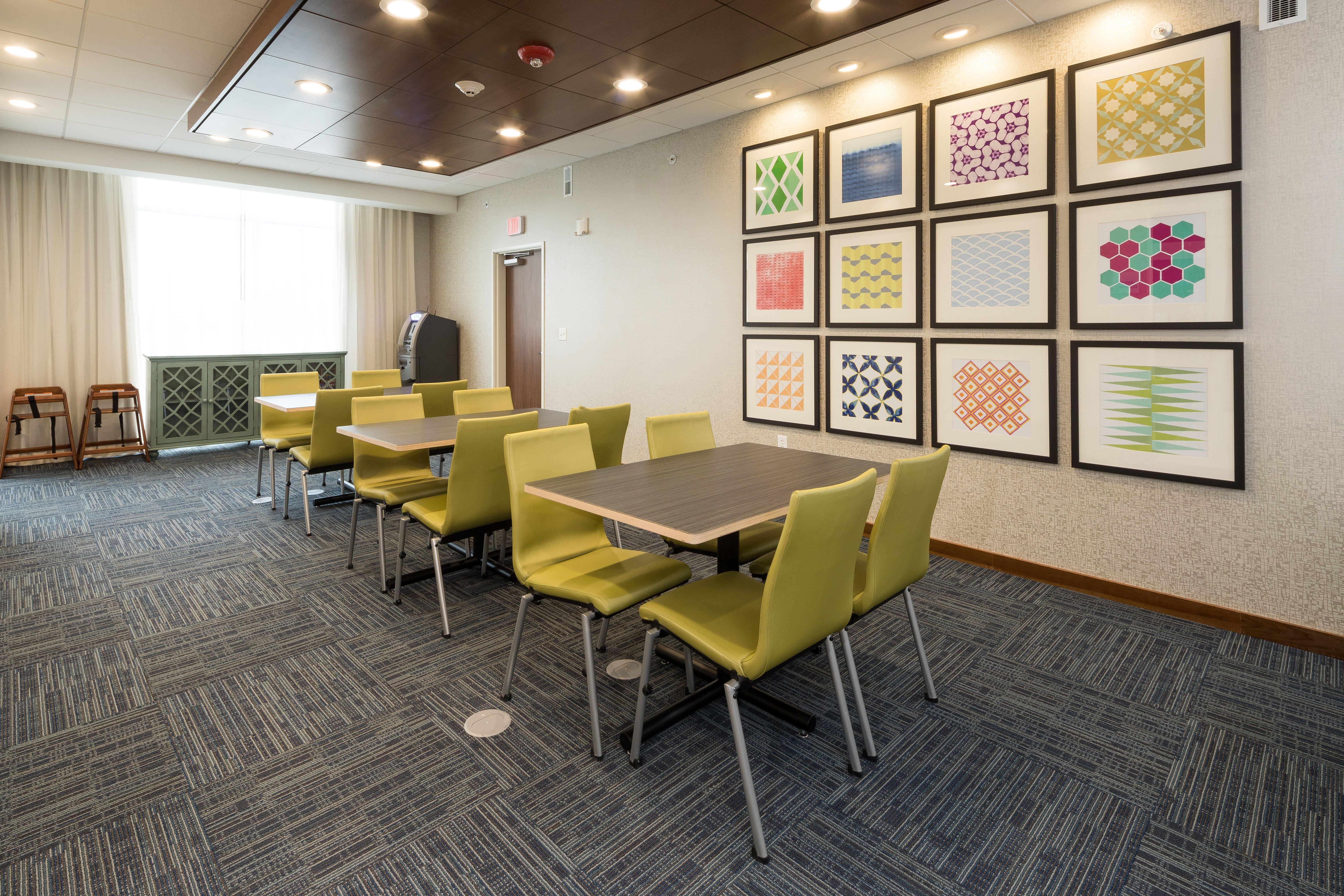 Holiday Inn Express & Suites - Auburn By Ihg Exterior foto
