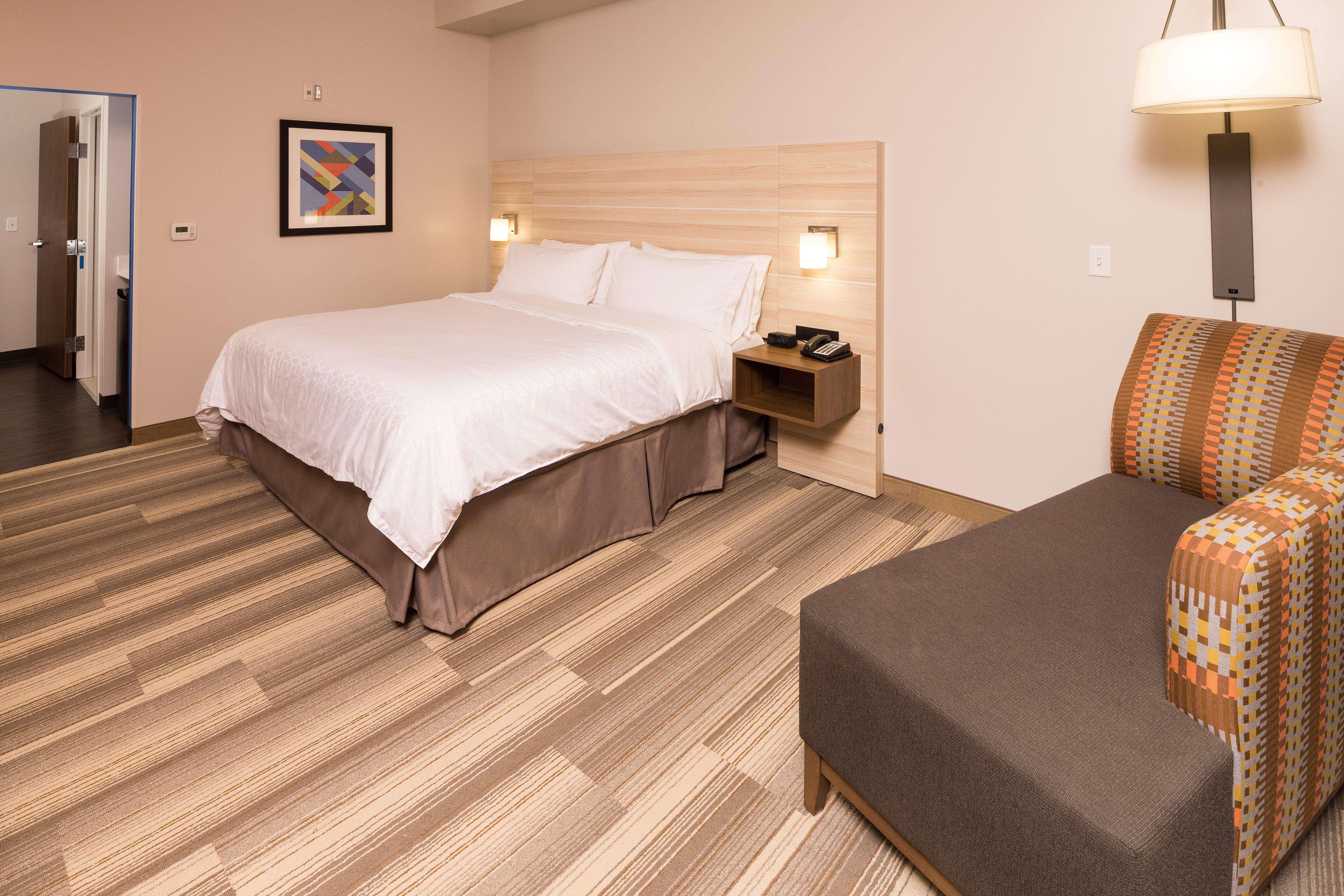 Holiday Inn Express & Suites - Auburn By Ihg Exterior foto