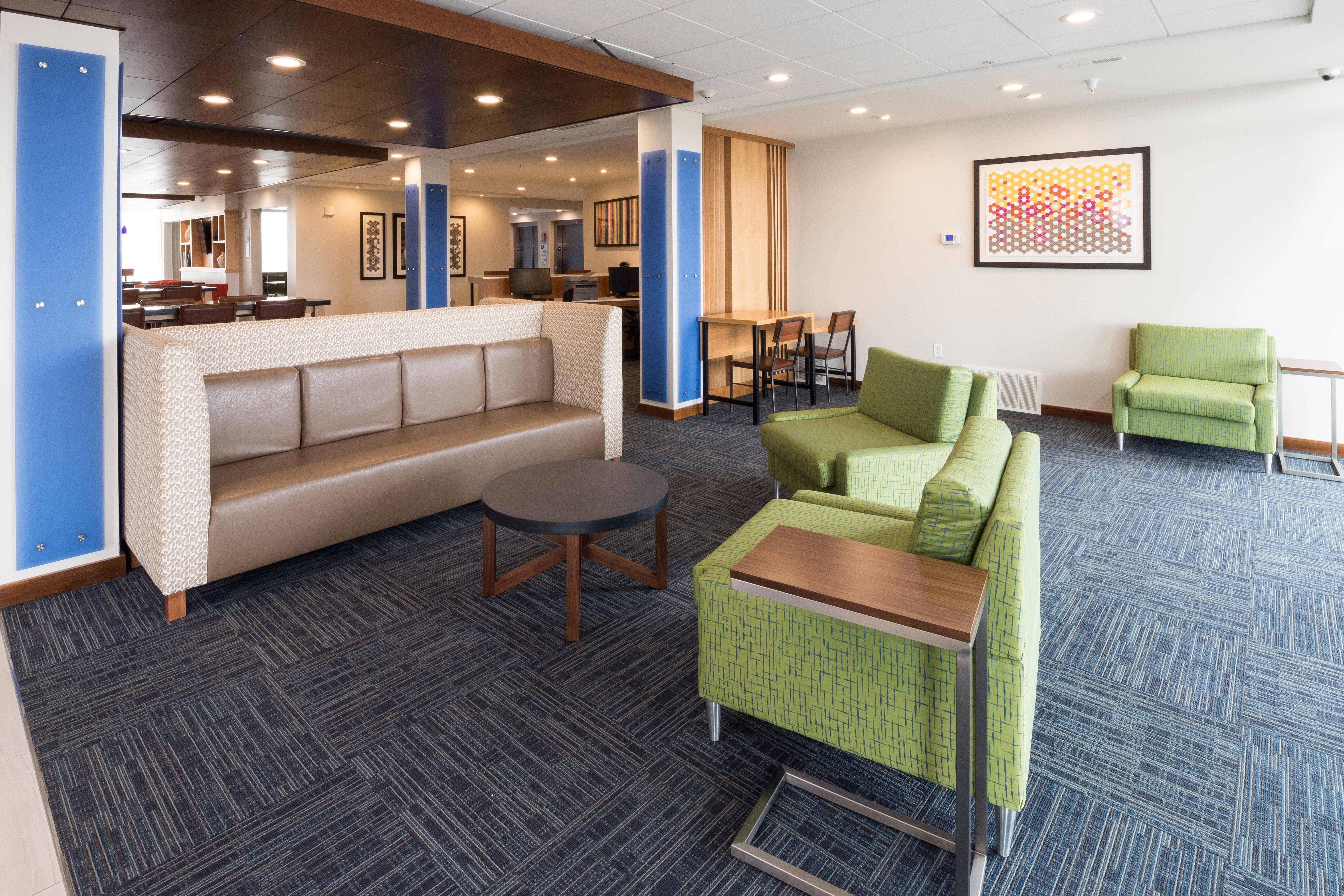 Holiday Inn Express & Suites - Auburn By Ihg Exterior foto
